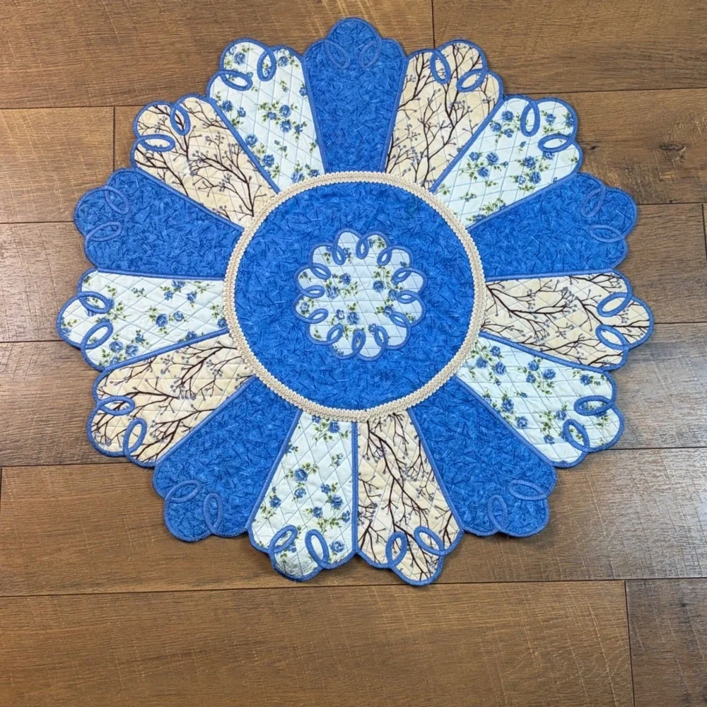 Handmade Reversible Quilted Round Table Topper Birds Butterflies Floral 25